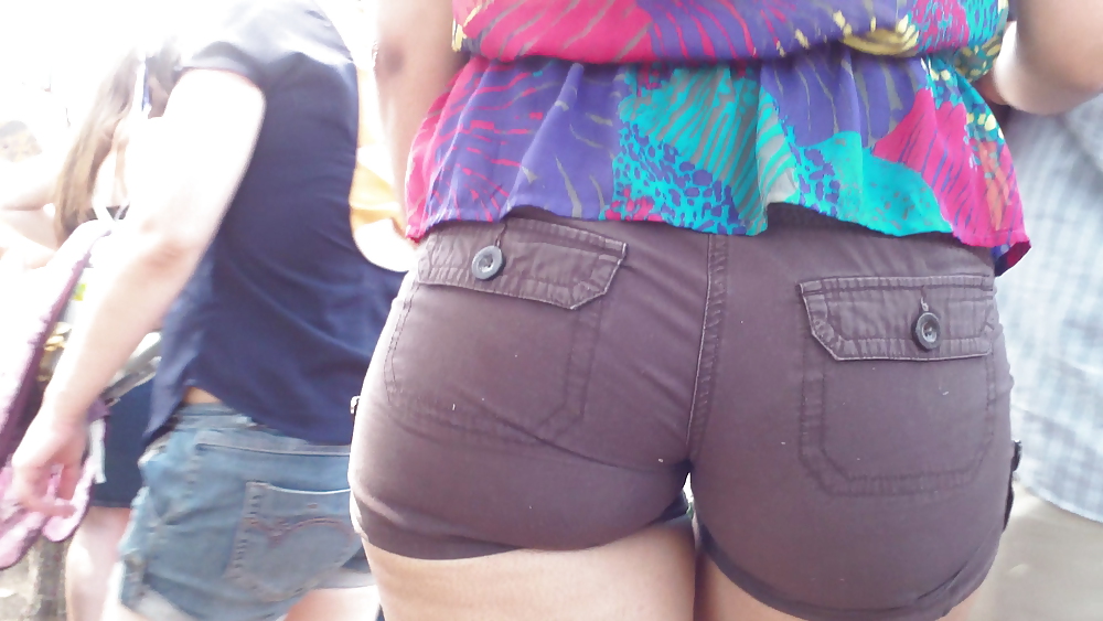 Teen girls butts & ass in public hidden cam  #36586600