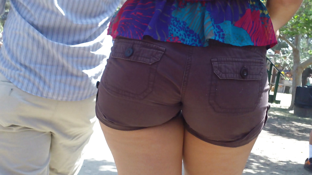 Teen girls butts & ass in public hidden cam  #36586606