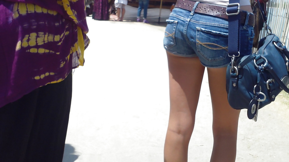 Teen girls butts & ass in public hidden cam  #36586608