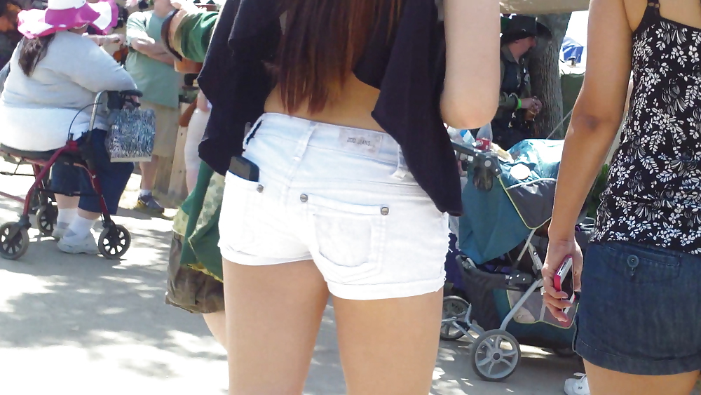 Teen girls butts & ass in public hidden cam  #36586641