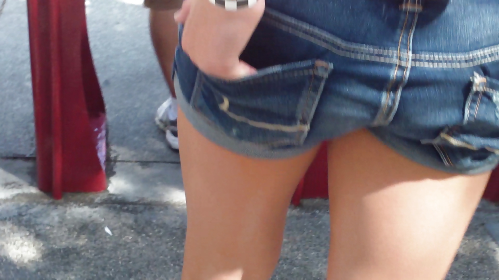 Teen girls butts & ass in public hidden cam  #36586803