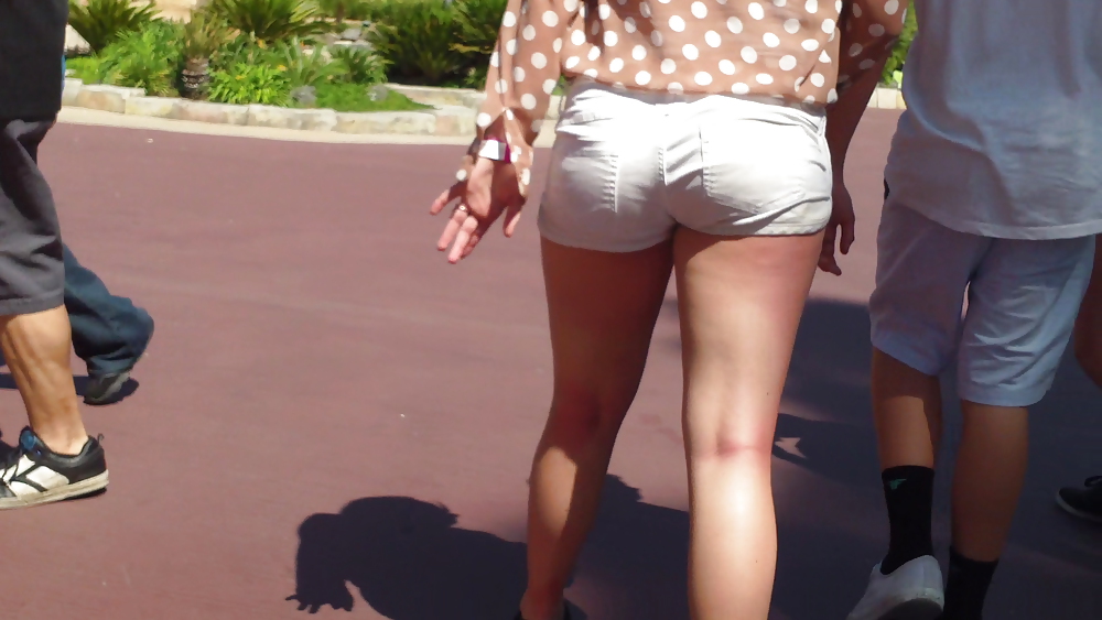 Teen girls butts & ass in public hidden cam  #36586807