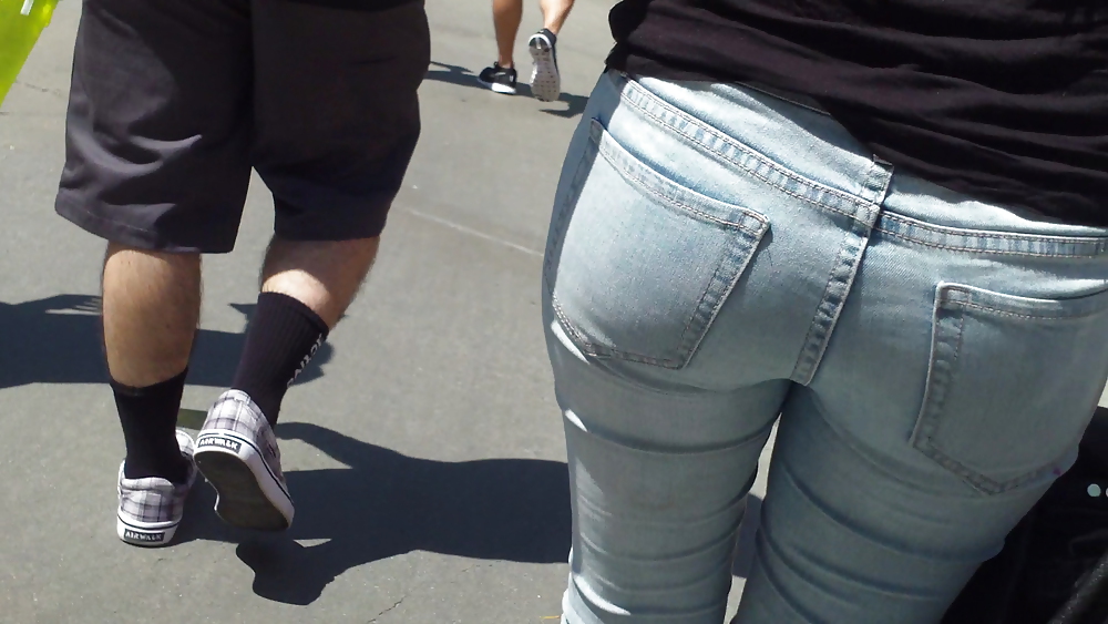 Teen girls butts & ass in public hidden cam  #36586851