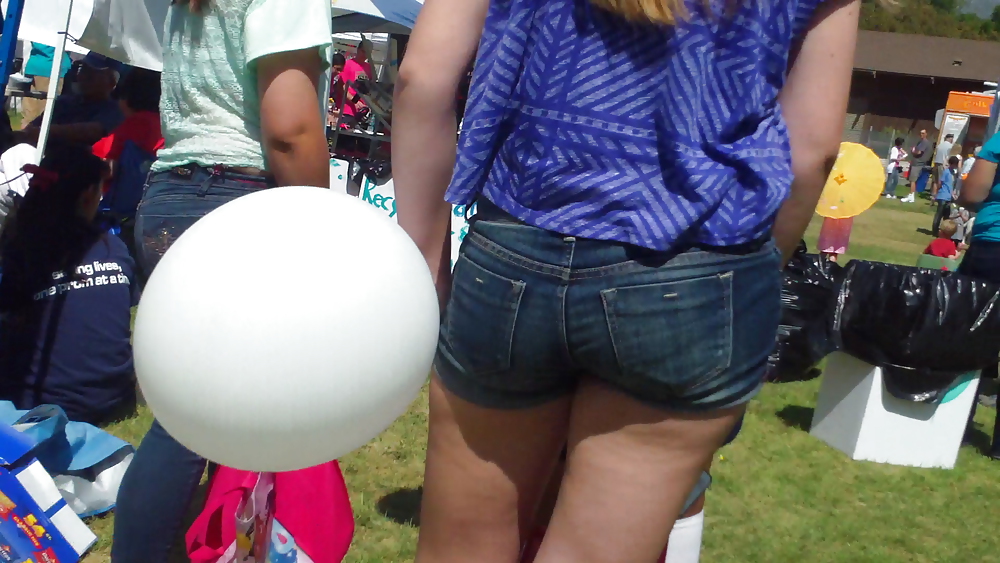 Teen girls butts & ass in public hidden cam  #36587164