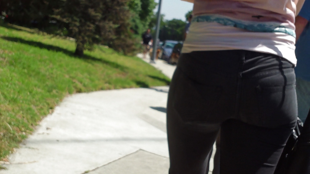 Teen girls butts & ass in public hidden cam  #36587172