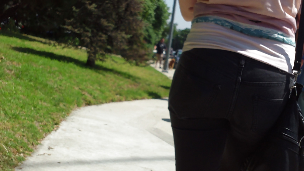 Teen girls butts & ass in public hidden cam  #36587175