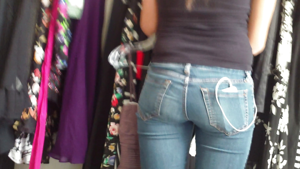 Teen girls butts & ass in public hidden cam  #36587258