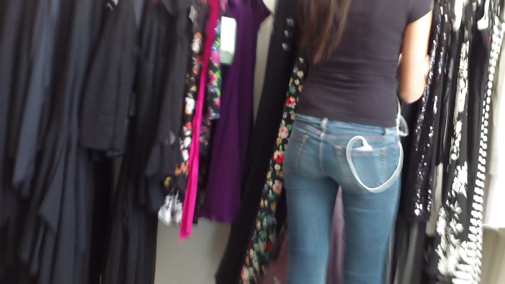 Teen girls butts & ass in public hidden cam  #36587268