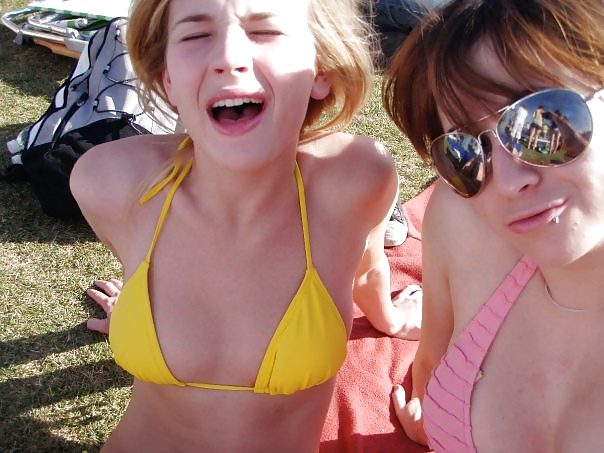 Britt robertson - foto private in bikini, 2010
 #28148872