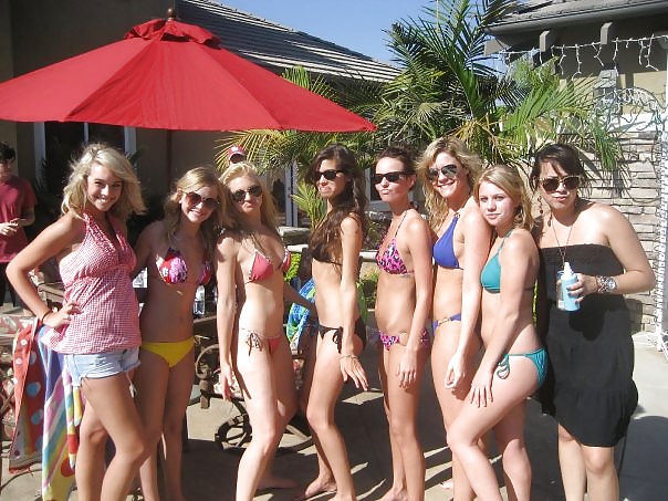 Britt robertson - foto private in bikini, 2010
 #28148886