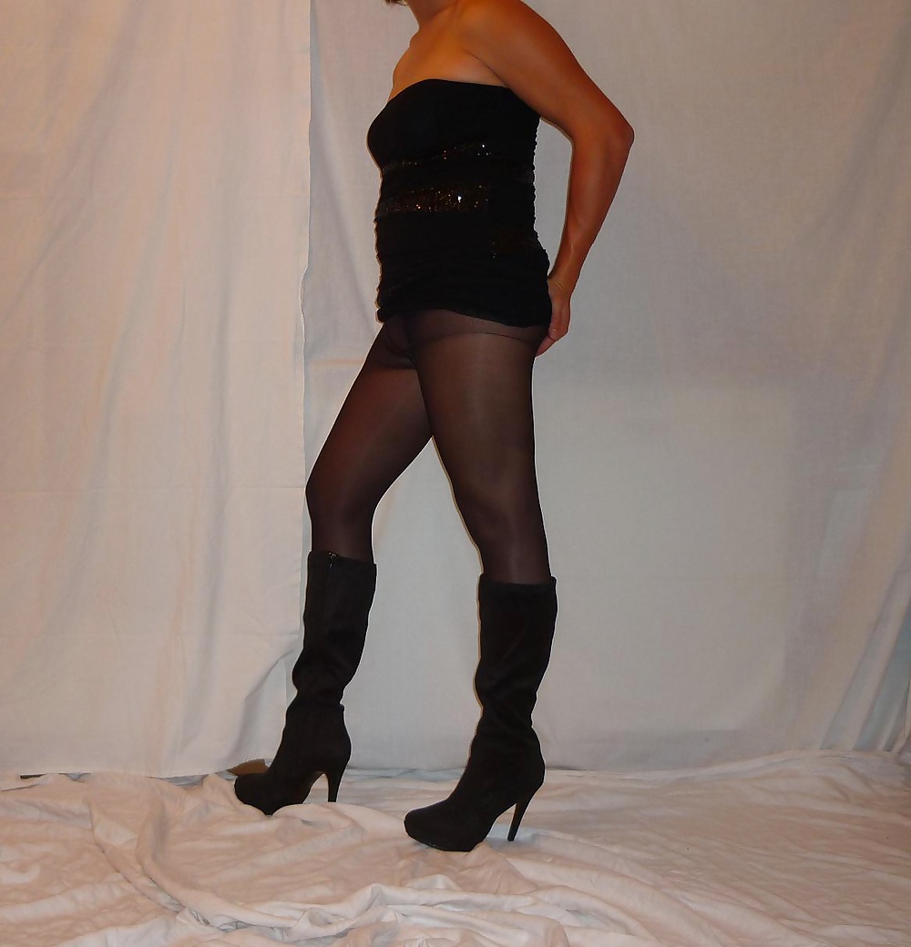 Pantyhose and stockings #31091409