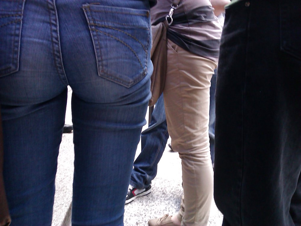 Candid teen ass in jeans #23904549