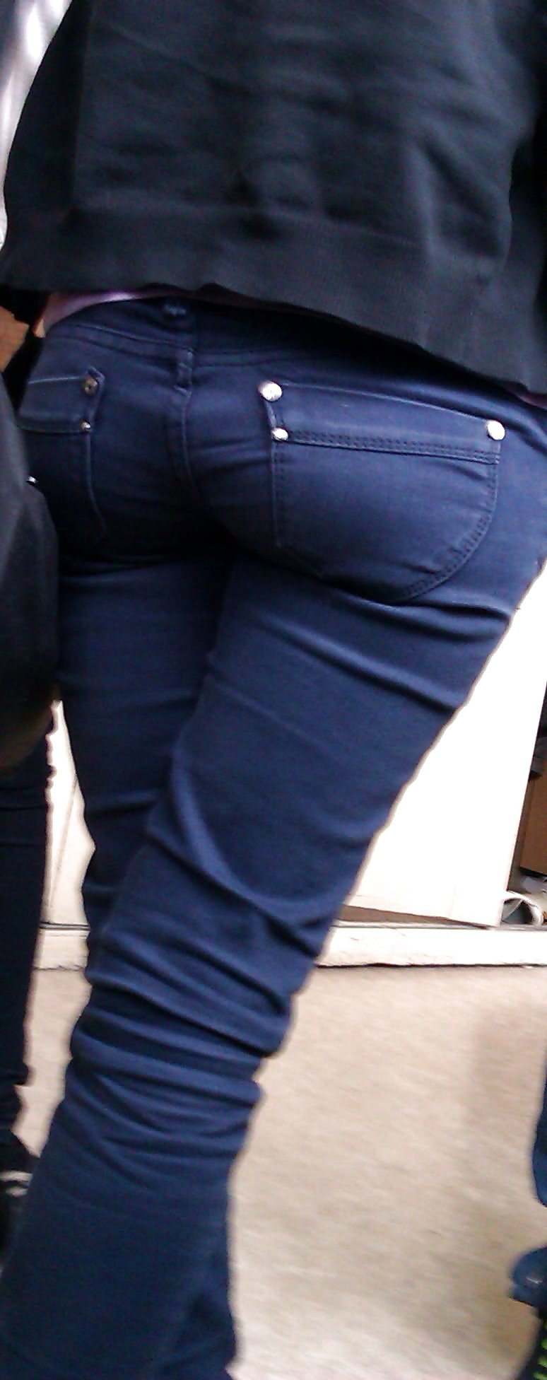 Candid teen ass in jeans #23904570