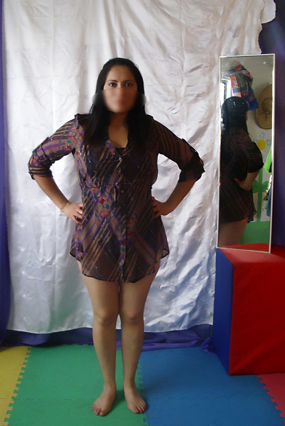 Amateur latina models her bra and panty #24599236