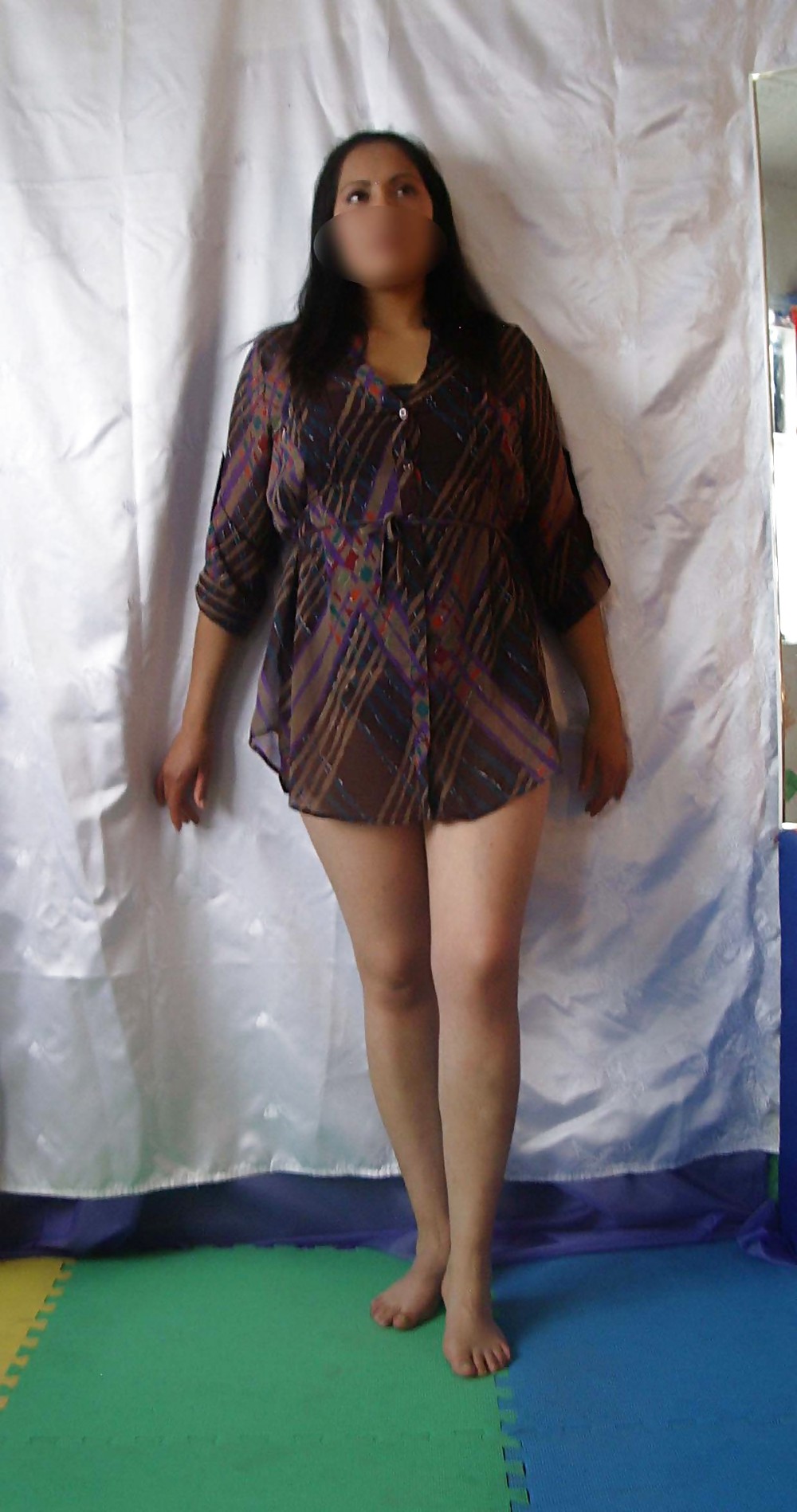 Amateur latina models her bra and panty #24599313