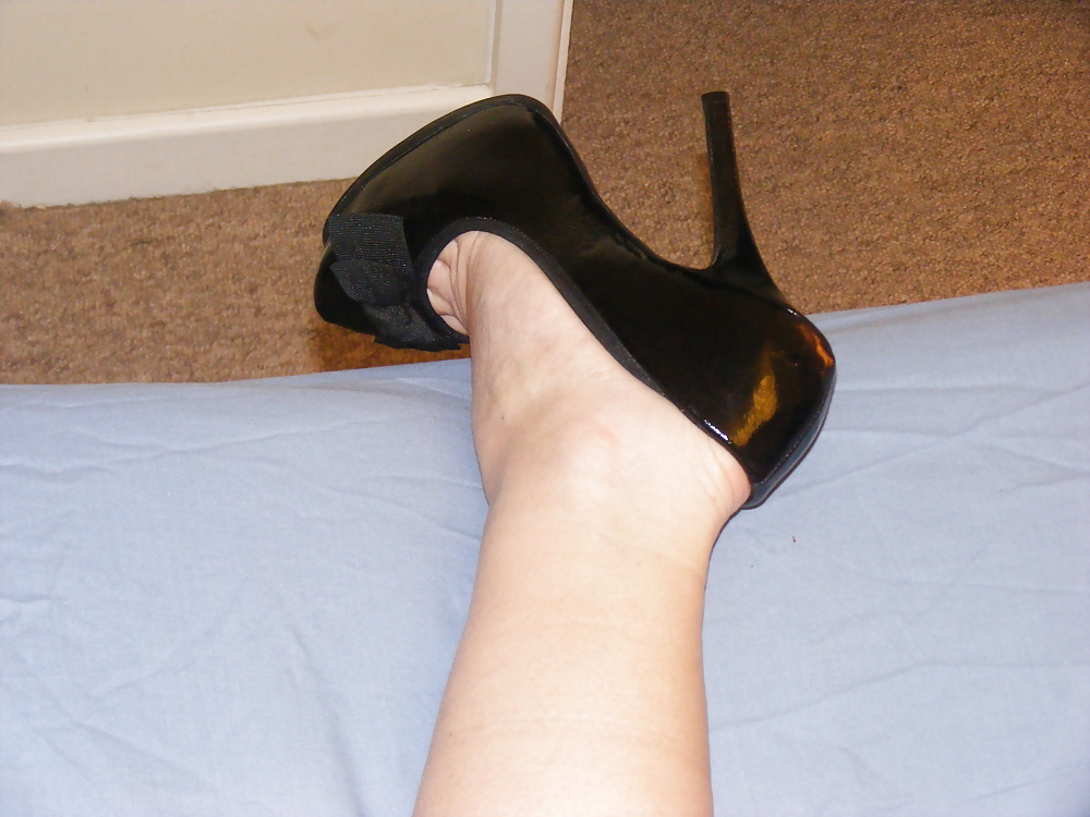 Gorgeous milf wearing heels and panties #25311197