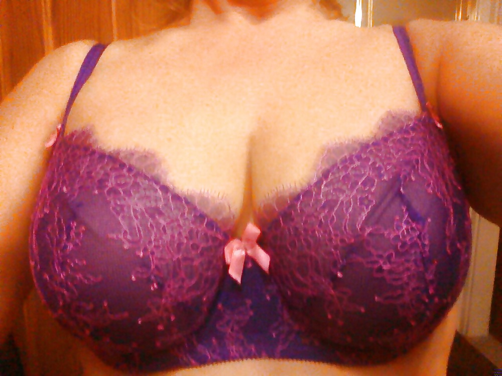 Babes in bras 3
 #23862983