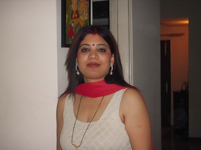 Sexy Indian Moms (never seen in internet before) #40871549