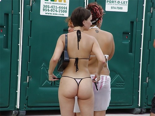 Nudo voyeur della spiaggia 10
 #38067099