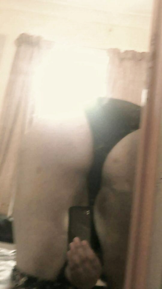 Big Asain girl from West midlands showing her fat ass