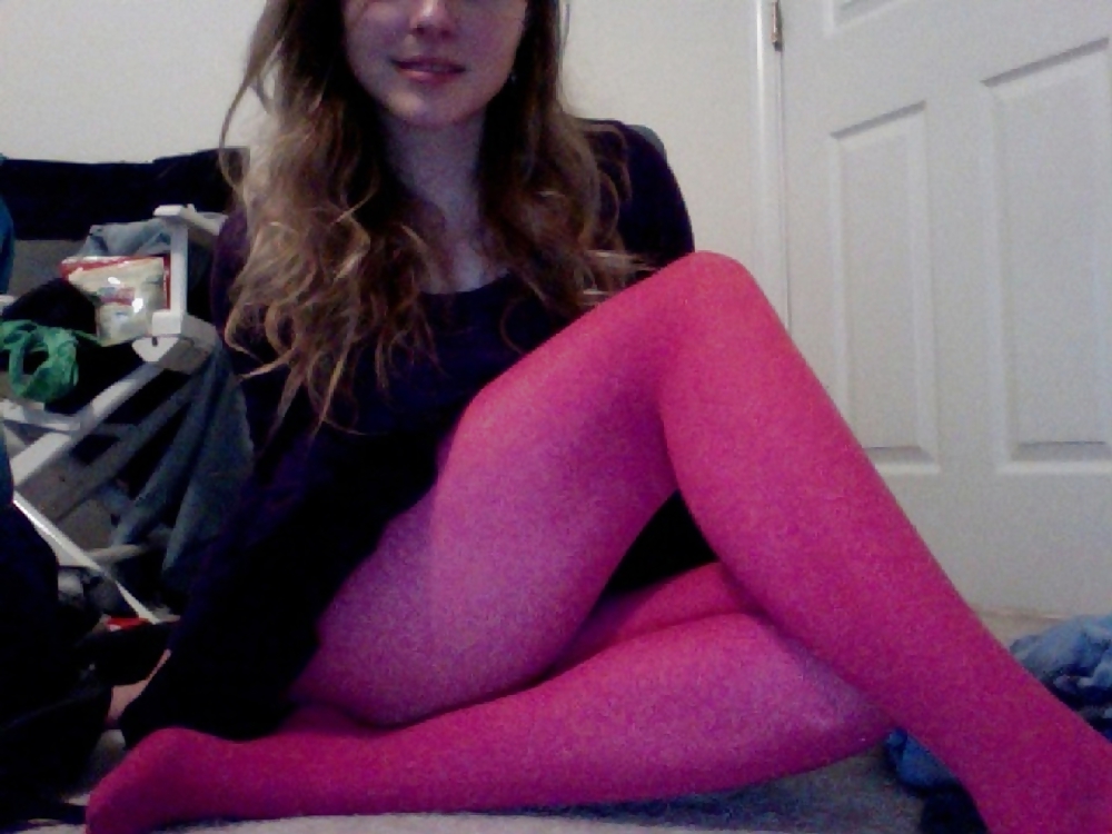 Pretty Amateur With Pink PantyHose #24080961