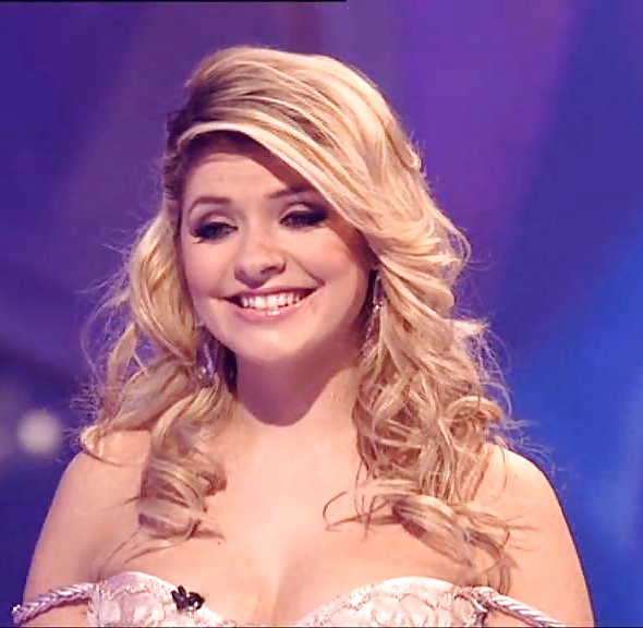 Holly willoughby incredibile scissione immagini
 #26864454