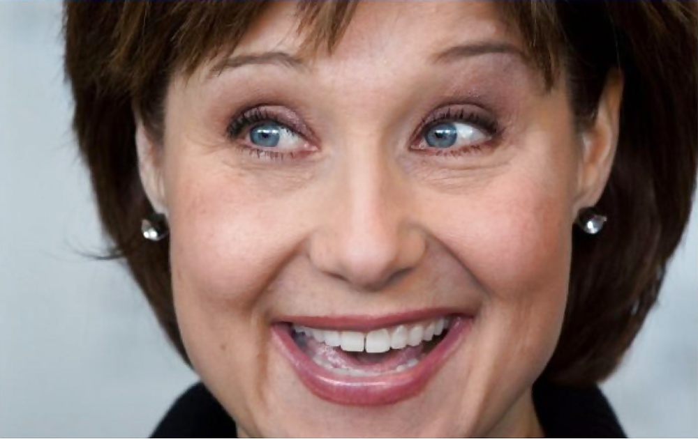 Amor masturbándose con la premier christy clark
 #27551584