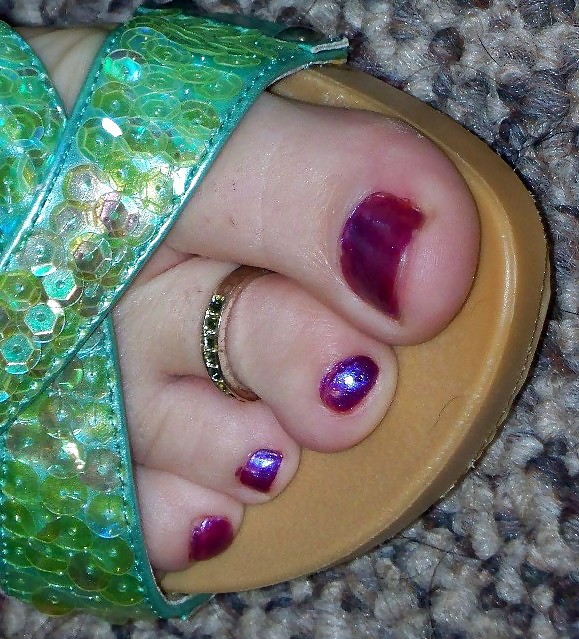 Toes 0 (by tm) #24459200