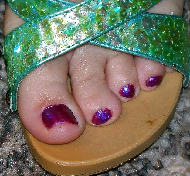 Toes 0 (by tm) #24459314