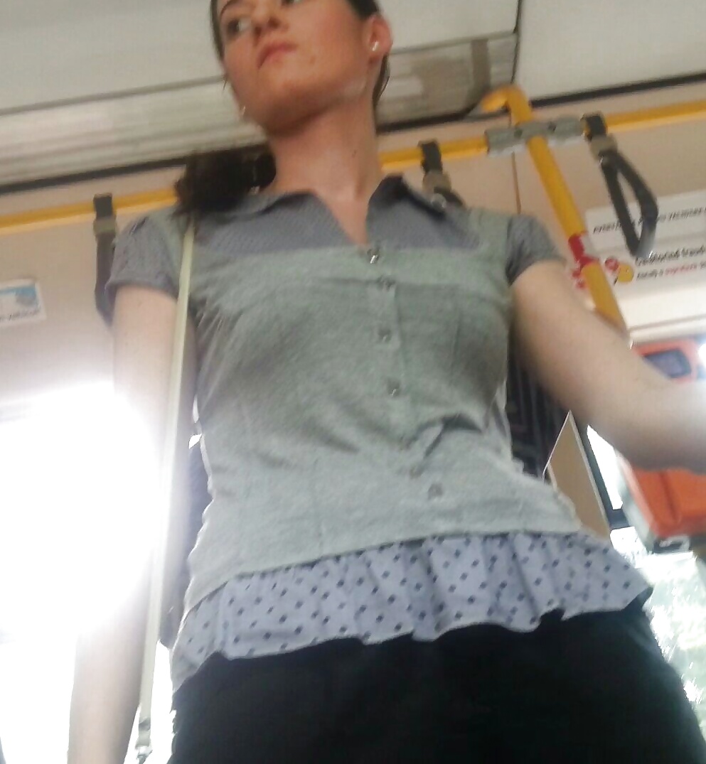 Espion Vieux + Jeunes Femmes Sexy En Bus Romanian #40132935