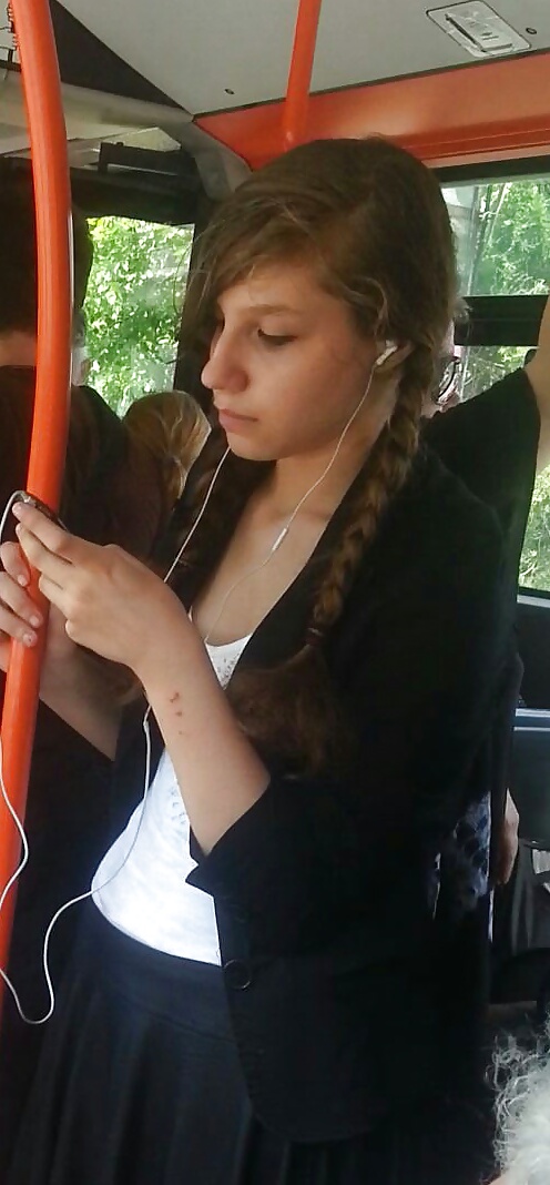 Espion Vieux + Jeunes Femmes Sexy En Bus Romanian #40133013