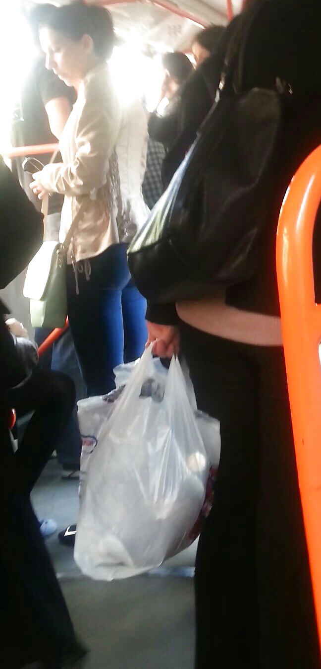 Spion Alt + Junge Sexy Frauen In Bus Rumänisch #40133029