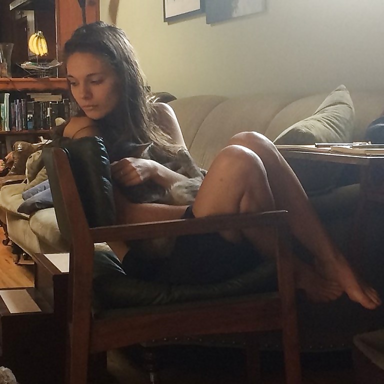 Caitlin stasey dai vicini topless pic
 #29056700