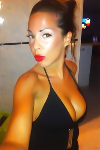 Kim glow (les marseillais w9)
 #28243796