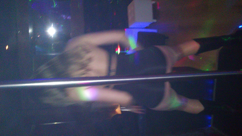 My Slut Dancing In A Club - Ma Salope Dansant En Club #25438212