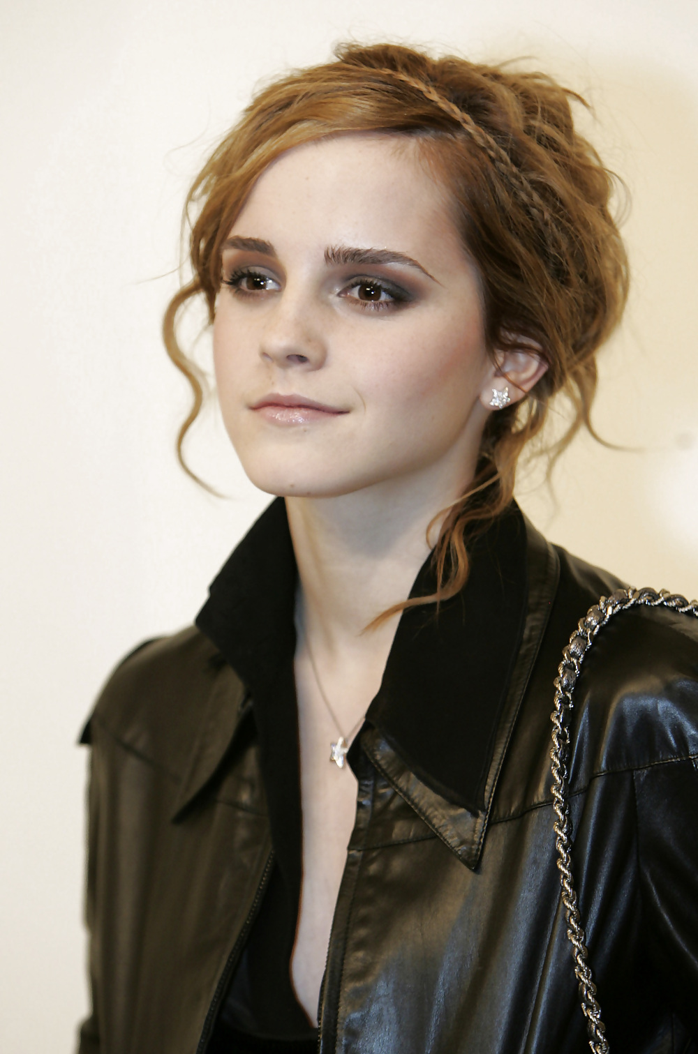 Emma watson
 #23255267