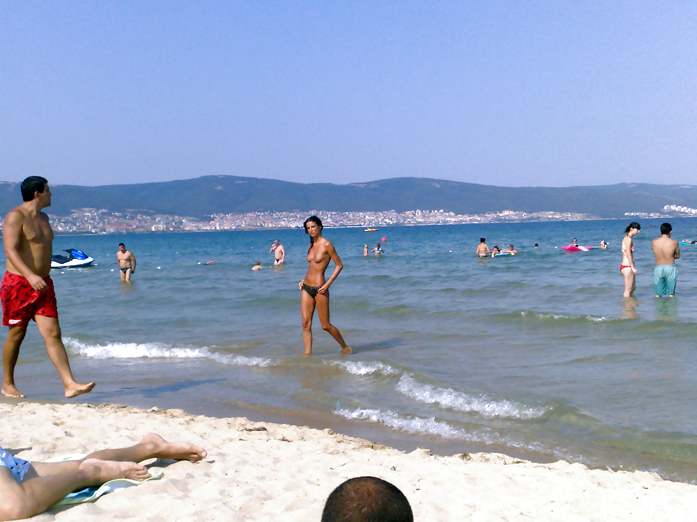 Ragazze bulgare in spiaggia dal mare nero - xv
 #36952761