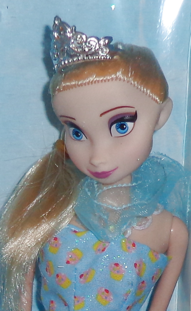 Frozen Doll #28362217