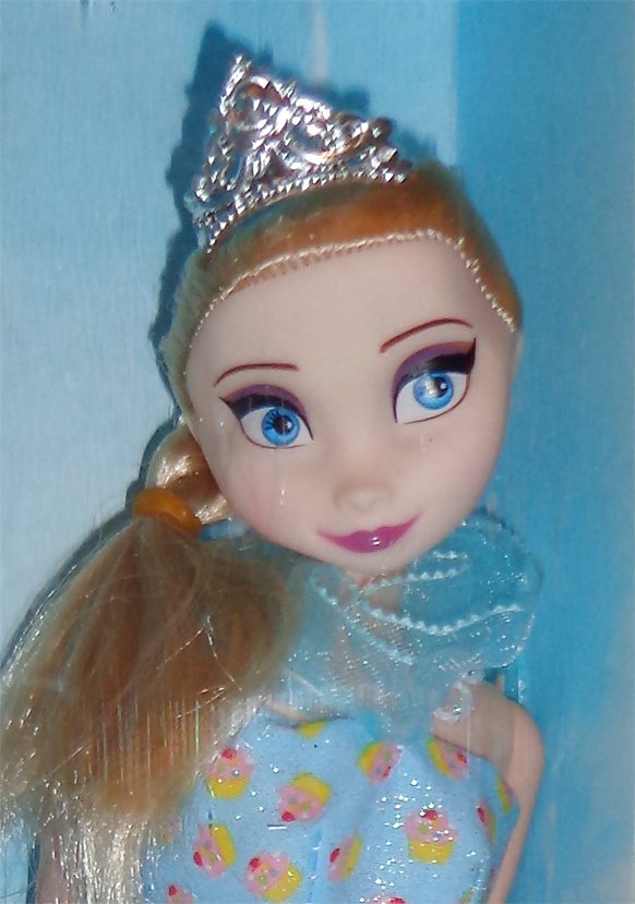 Frozen Doll #28362247