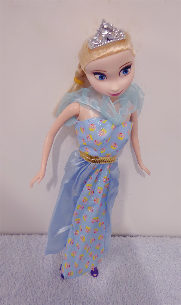 Frozen Doll #28362305