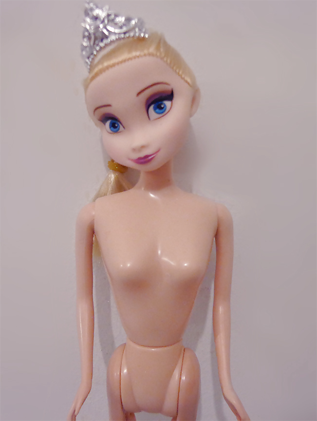 Frozen Doll #28362309