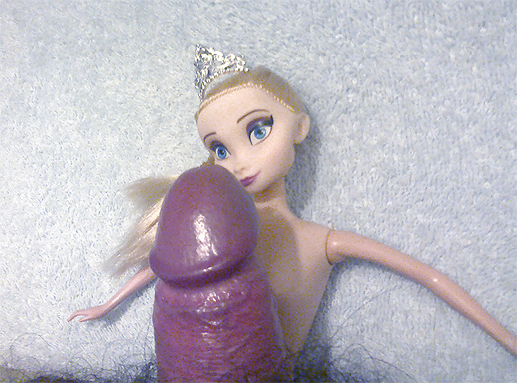 Frozen Doll #28362424