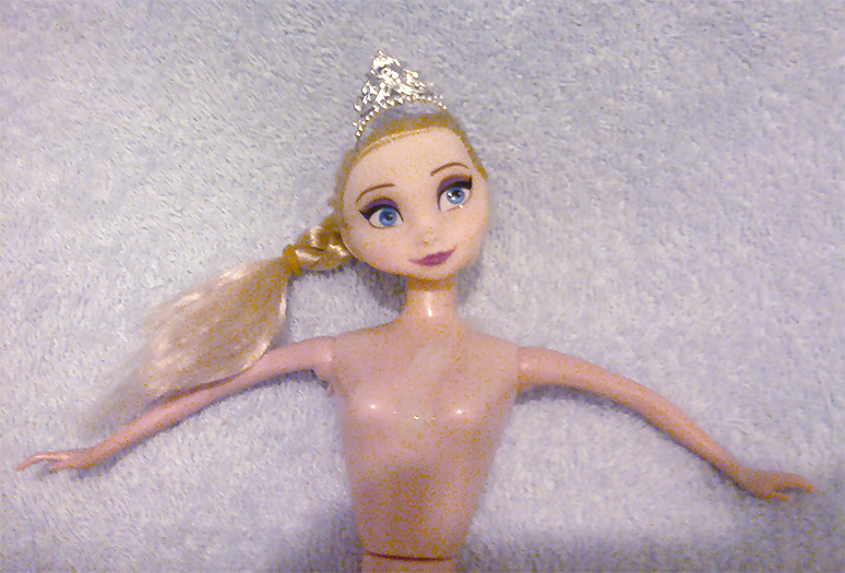 Frozen Doll #28362471