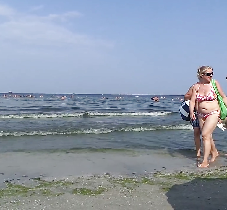 Spy sexy madura playa verano rumano
 #40554346