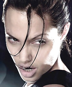 Angelia jolie - lara croft
 #27205353