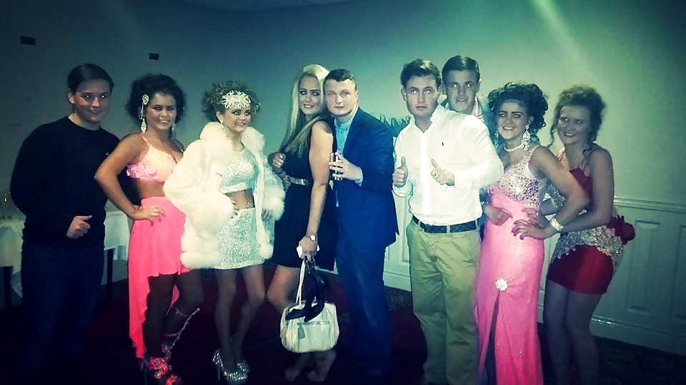 Cualquier excusa para vestirse como una zorra
 #40478465