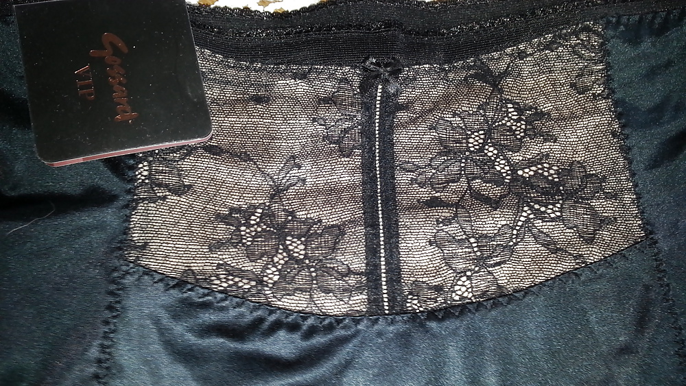 I have a GIRDLE with garter 4 straps to sell. NEVER WORN #28296973