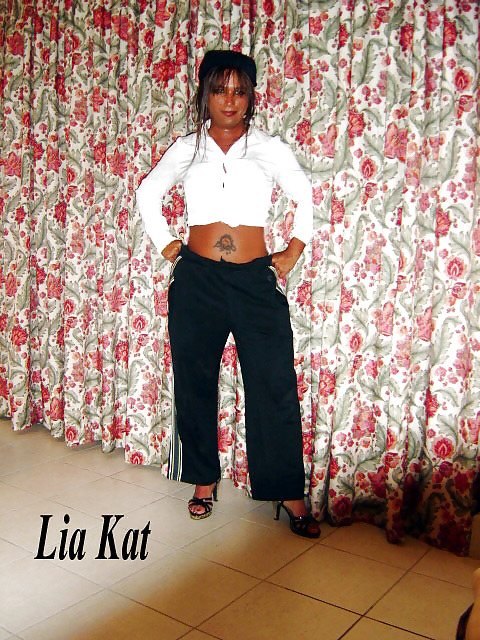 Lia kat 2
 #25082267