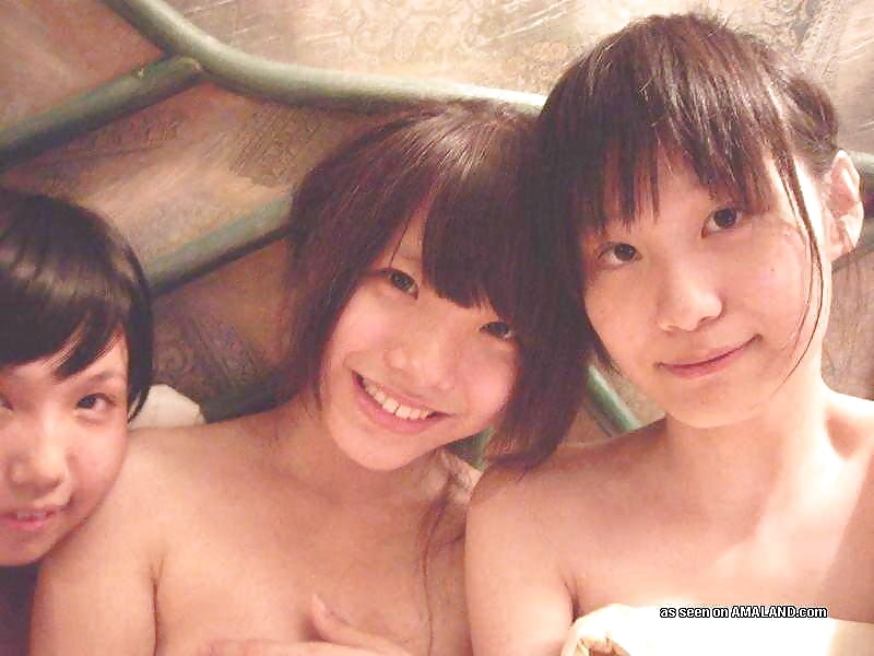Asian teen girlfriends having a nude bath #29088339