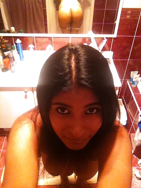 Hottie In Bad Selfshot #36452416